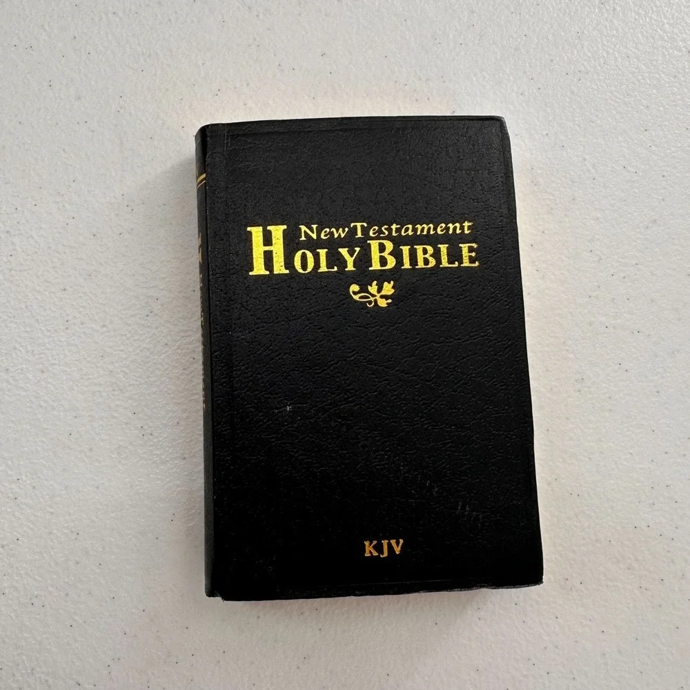 Pocket Size‎ New Testament Holy Bible KJV Black Leather Hardcover Gold Gilded 4